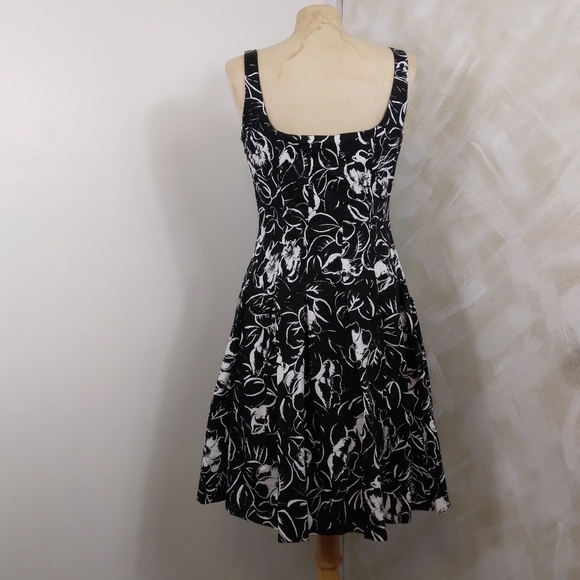 POCKETS Size 8 American Living Knee Length Cocktail Dress Black White Floral - Picture 4 of 8